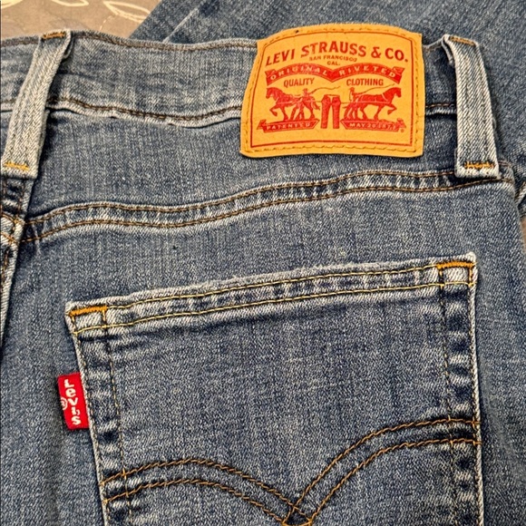 LEVI’S 724 High Rise Straight Women's Jeans, size 28 - Picture 12 of 12